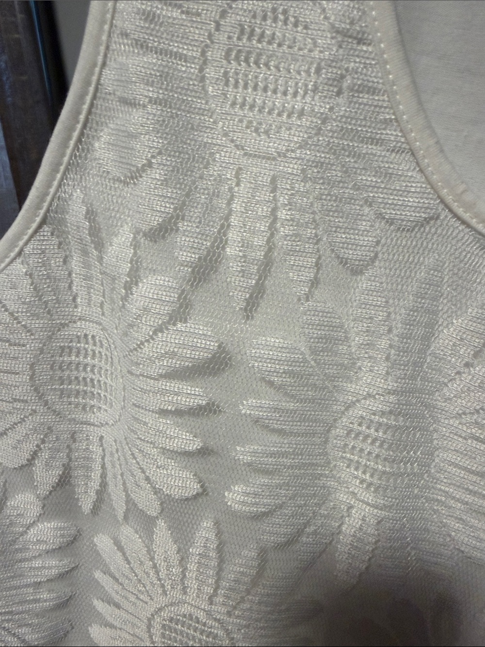 Bloomchic White Daisy-Embroidered Sleeveless Tank - Picture 2 of 6